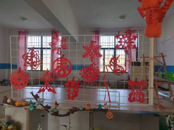 萌娃剪纸迎新年，传统文化润童心